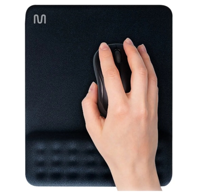 AC365-Black Ergonomic-Mouse-Pad-with-Gel-Wrist-Rest-View-in-Use