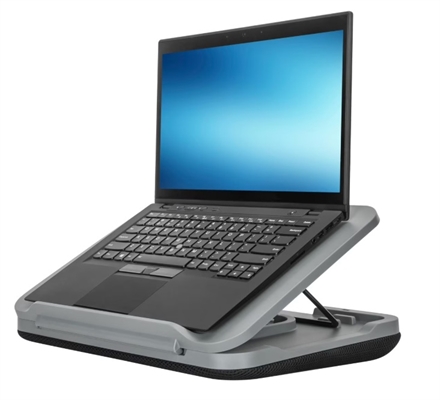 AWE90GL-Gray-Base Refrigerante Ajustable de Doble Ventilador Targus para Laptop hasta 18-Vista en Uso