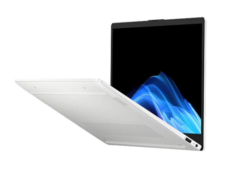 D3XX7LA HP AI 15-fd2375la Laptop-Top View