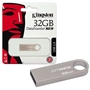 Kingston DataTraveler SE9 32GB Silver Package