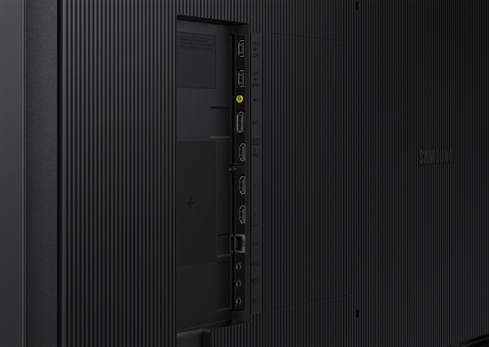 Pantalla de señalizacion 4K serie QMC de 50 QM50C Rear View 3