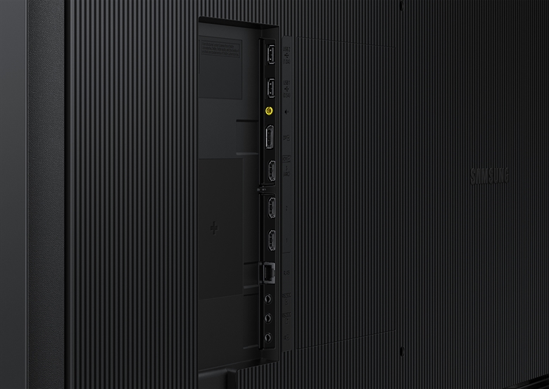 Pantalla de señalizacion 4K serie QMC de 50 QM50C Rear View 3