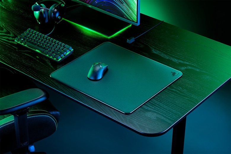 Razer Atlas - Mouse Pad - Black setup view