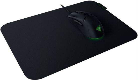 Razer Sphex V3 Large up isometric left with mouse