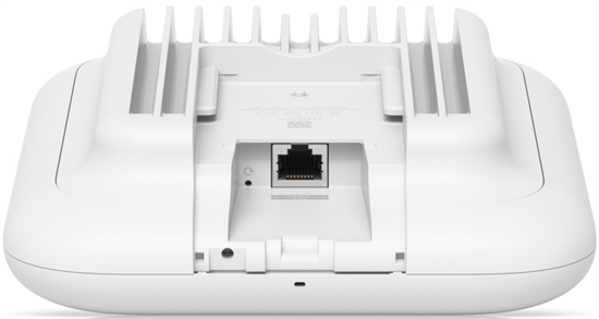 UBIQUITI U7 OUTDOOR PORT VIEW