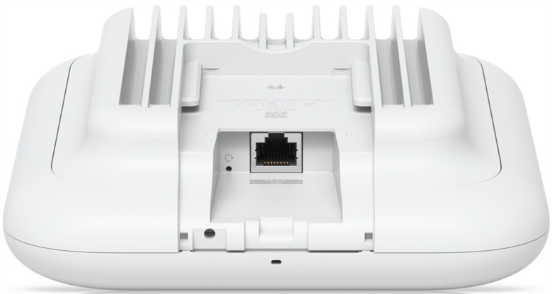 UBIQUITI U7 OUTDOOR PORT VIEW