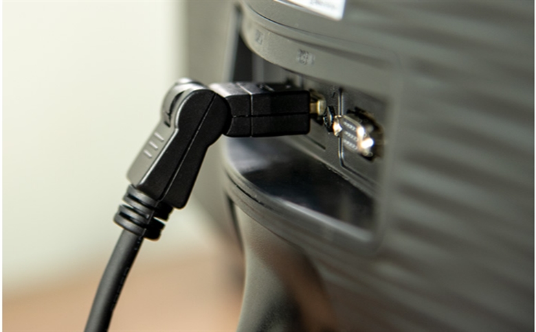 XTC-606 HDMI-M to HDMI-M Video Cable with Pivot Connected with Monitor View