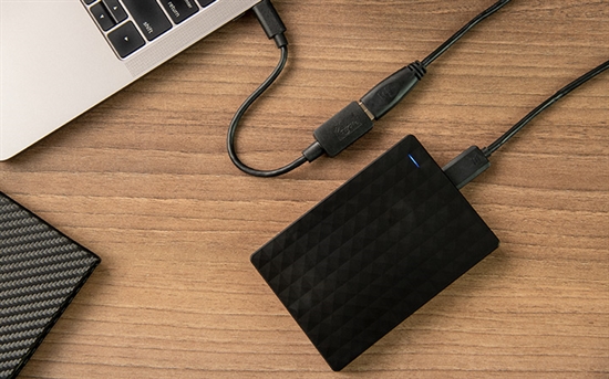 Xtech XTC-515 Adapter USB Type-C Male to USB Type-A Female External SSD View